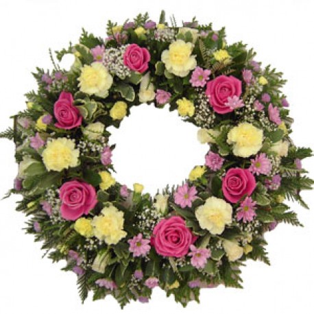 Traditional open wreath